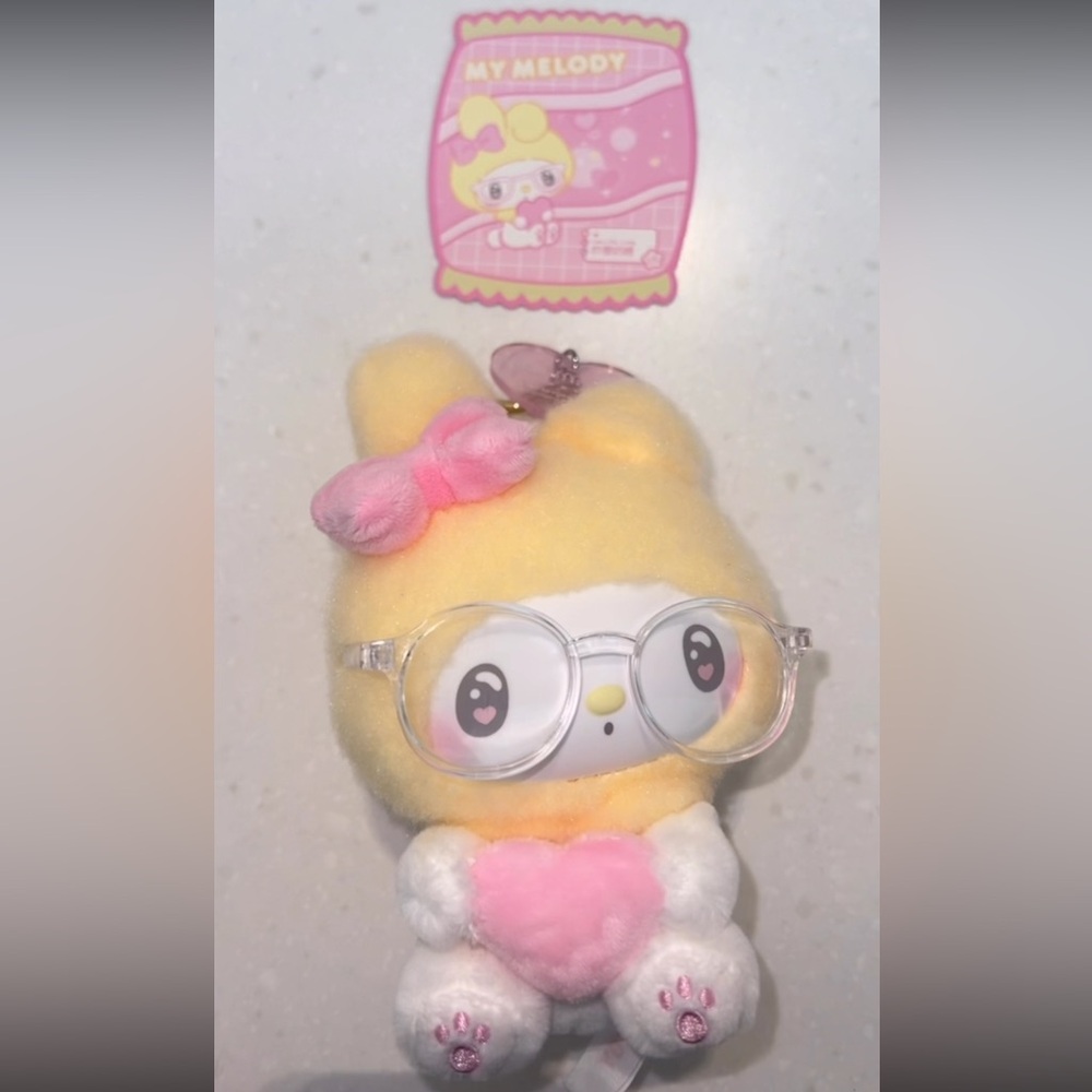 My Melody 50th Anniversary Vinyl Plush Keychain ( Blind Box Miniso / Top Toy)